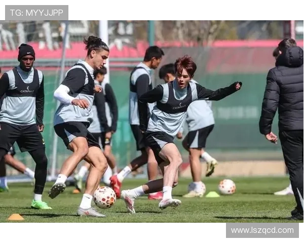 中国U19首发邓捷夫杨铭锐谢初筠郭五岳对阵澳大利亚